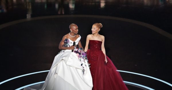 Cynthia Erivo and Ariana Grande Perform ‘Defying Gravity’ at Oscars